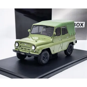 autíčko UAZ 469 1975 Olivově Zelená WhiteBox 1:24 Zelený Model Auta WB124263