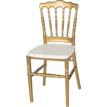 Jídelní židle Specifikace produktu: Banketní židle Napoleon: Svatební židle ve zlaté barvě Rozměry židle: 	 Celková výška: 92 cm 	 Výška sedáku: 46 cm 	 Nohy: 40 cm 	 Celková šířka: 42 cm 	 Výška opěradla: 44 cm Vlastnosti židle: 	 Vyrobeno z odolného plastu – polyprop