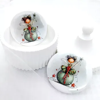 Vánoční víla zelená, placka se spínacím špendlíkem, 1 kus - 44 mm