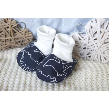 Capáčky AMÁLKA Kojenecké bavlněné capáčky, tmavé dino Velikost: 68-80