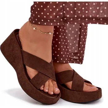 Dámské pantofle NAZOUVÁKY DÁMSKÉ Z EKO SEMIŠE NA KLÍNKU SE DVĚMA PÁSKY ČOKOLÁDOVÉ 41