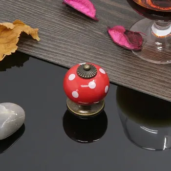 Nábytkové kování Keramická retro dětská úchytka beruška | nábytková knopka 1+1 ks - Červený