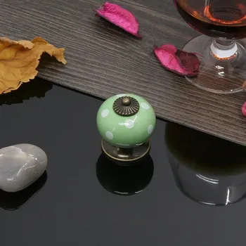 Nábytkové kování Keramická retro dětská úchytka beruška | nábytková knopka 1+1 ks - Zelený