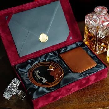 Peněženka REDFIR Dárková hnědá sada pro pány Lucky - pásek a peněženka