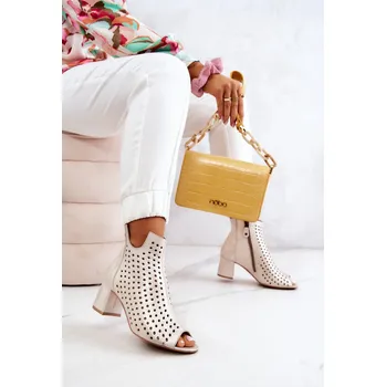 Dámské kozačky Kožené prolamované boty Maciejka 05420-04 Barva: Béžová, Velikost: 37