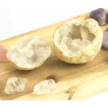 Křišťálová geoda 6-7cm - A