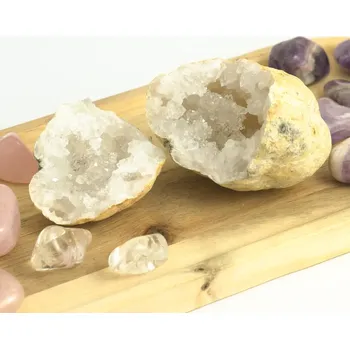 Křišťálová geoda 7-8 cm - B