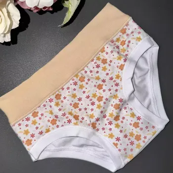 Dívčí kalhotky ALVADA B9714 bianco/nude 7 (Velikost 122)