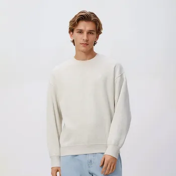 Pánská mikina Reserved - Mikina s&nbsp;kapucí a&nbsp;drobnou výšivkou - krémová - 515EF-01M - 515EF-01M-L