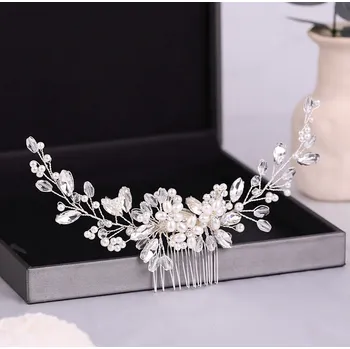 Ozdoba do vlasů B-TOP Svatební hřeben do vlasů KVĚT Z KAMÍNKŮ A PEREL - stříbrná