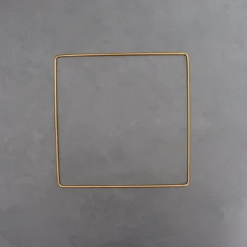 Kovový dekorační rám 20 cm, zlatý