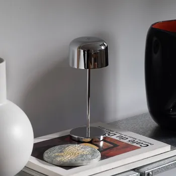 Venkovní osvětlení Lucande LED stolní lampa Quill, chrom, CCT, stmívatelné - Nabíjecí stanice – Ø 7,7 cm, výška 1,2 cm; tyč – Ø 0,7 cm, výška 14,3 cm lesklý chrom LED 1,6 W celkem - Doprava zdarma