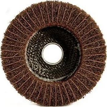 Brusný kotouč Brusný kotouč z netkané textilie s vloženými vertikálními lamelami, AL/OX zrnitost 60