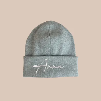 Kojenecká čepice Zimní čepička s výšivkou JMÉNA, pro dítě Barva čepičky: Šedá, Velikost dětské čepičky: 35 - 40 cm - od 0 měsíců do 5 měsíců