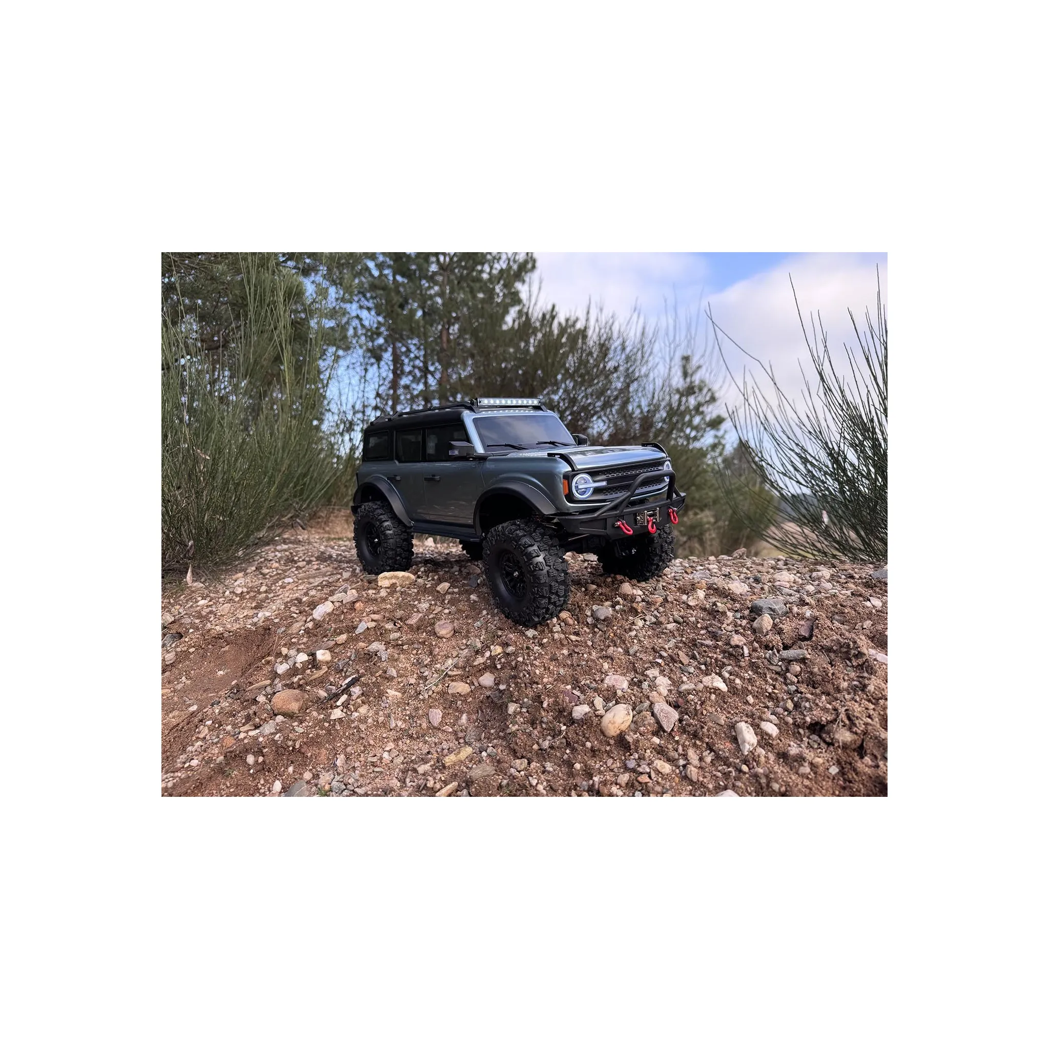 Fotografie 11 - RC model auta DF models RC DF-4S Crawler RTR 1:10 šedá metalíza