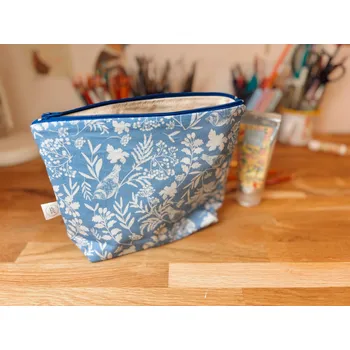 Penál ePiPí Kosmetická taštička - Jaro v modré Barva zipu: tmavě modrá