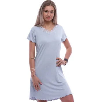 Dámská noční košile Šedá luxusní hedvábně jemná noční košilka s krajkou a bílým jemným vzorem 1D1537 šedá m