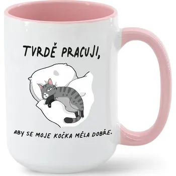 Hrnek - Pracuji, aby se moje kočka měla dobře, Barva Růžová, Velikost 450 ml, Canvas Keramický hrnek MAX - barevný vnitřek a ucho Bezvatriko.cz 1533