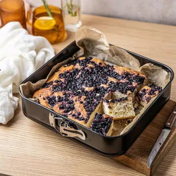 Forma na pečení FORMA NA DORT ČTVERCOVÁ ROZEPÍNACÍ FORMA NA PEČENÍ TĚSTA ČERNÁ 26 CM