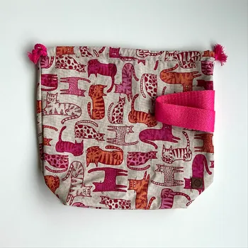 Organizér galanterie Annie's Knit Projektová taška Klubkovka LIGHT – barevné kočky