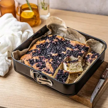 Forma na pečení FORMA NA DORT ČTVERCOVÁ ROZEPÍNACÍ FORMA NA PEČENÍ TĚSTA ČERNÁ 26 CM