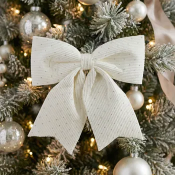 Vánoční dekorace Kokarda ve stříbrné tečky MONDEX SANTA LILA 24 × 28 cm bílá