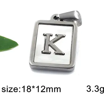 Přívěsek Písmenko K - ocelový přívěsek ve tvaru obdélníku