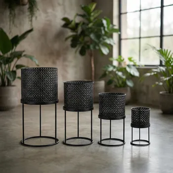 Obal na květináč Ažurový obal na květináč na stojanu MONDEX SWEN 17 × 31 cm černý