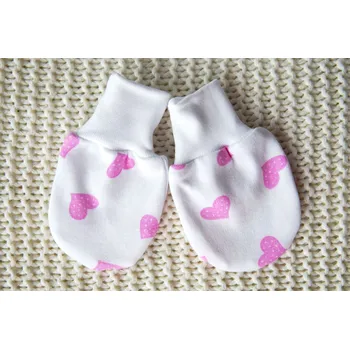 Rukavice AMÁLKA Kojenecké bavlněné rukavičky, růžové srdíčka Velikost: 56-68