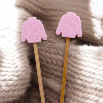 Nástroj na niť a příze Annie's Knit Zarážky na jehlice – růžový svetr