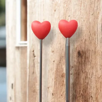 Nástroj na niť a příze Annie's Knit Zarážky na jehlice – srdíčko