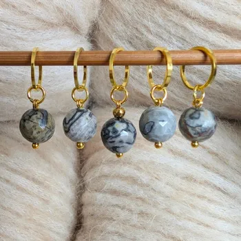 Nástroj na niť a příze Annie's Knit Značkovač Minerals –⁠⁠⁠⁠⁠⁠ fasetovaný přírodní mramor (stříbrnopruhatý jaspis)