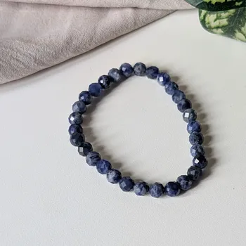 Krejčovské nůžky Annie's Knit Náramek z minerálů –⁠⁠⁠⁠⁠⁠ sodalit fasetovaný 6 mm