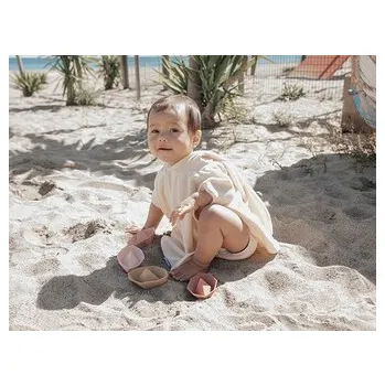 Hračka na písek Zestaw 4 łódeczek do zabawy różowy BAMBOOM