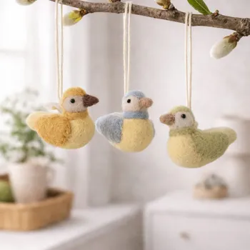 Velikonoční dekorace Gry & Sif Závěsný plstěný vrabec žlutý set 3 ks