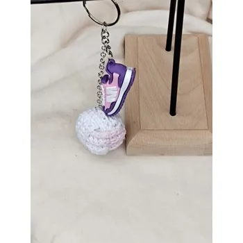 Přívěsek Přívěsek,, Fialová bota s míčkem,,