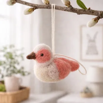 Velikonoční dekorace Gry & Sif Plstěný závěsný ptáček korálový
