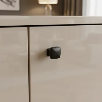 Nábytkové kování Interex design Úchytka knopka MARON / Černá matná