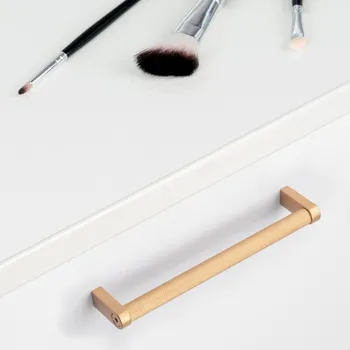 Nábytkové kování In-Design Nábytková úchytka BERG zlatá