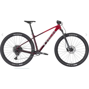 Jízdní kolo Trek Marlin 7 Gen 3 2026 Fury Red Fade Velikost: M