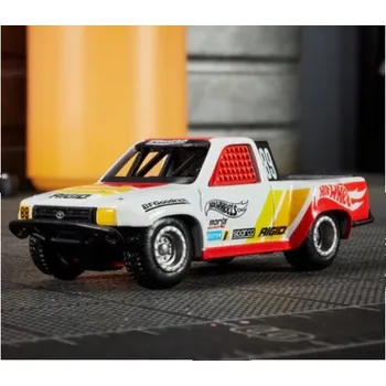 autíčko Hot Wheels Elite 64 č. 11. 1989 Toyota HiLux Stadium Truck