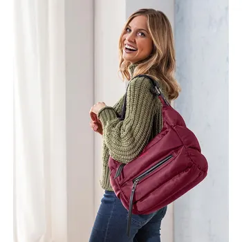 Peněženka Chiemsee Dámská kabelka přes rameno prošívaná, bordó 841366