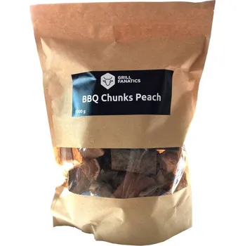 Udírna Broskev udící dřevěné kousky 1 kg BBQ, Grill Fanatics 1437 (Grill Fanatics 1437 Broskvové aromatické kousky na uzení a grilování)