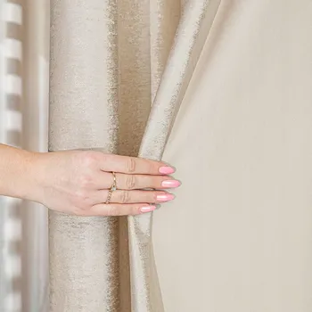 Obraz ZÁCLONY DO OBÝVÁKU POLOZATEMŇOVACÍ NA PÁSCE 140x230 CM KRÉMOVÉ ELEONORA