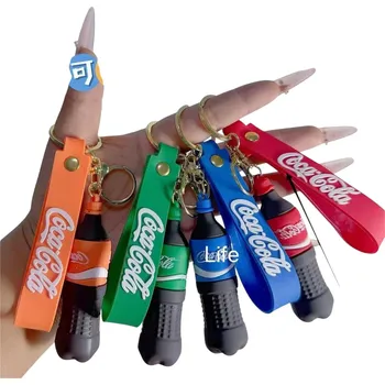 Přívěšek na klíče - Coca cola láhev (náhodná barva)
