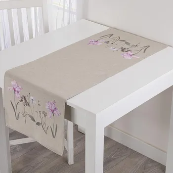 ubrus Běhoun s výšivkou FIALOVÝ KOSATEC 40 x 110 cm