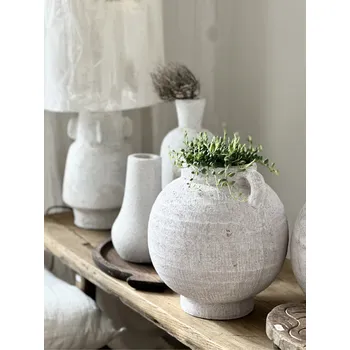 Váza Váza z hrubé kameniny Velikost: výška cca 30 cm, šířka cca 26 cm