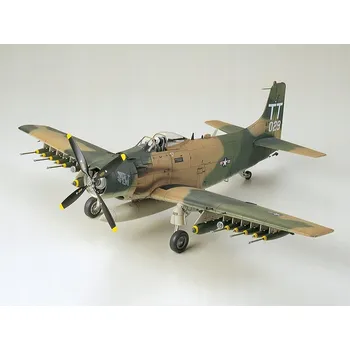 Plastikový model Model Tamiya Douglas A-1J Skyraider 61073 1:48