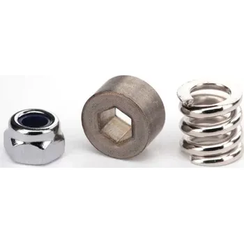 RC model Traxxas pružina, matice a vložka diskové spojky