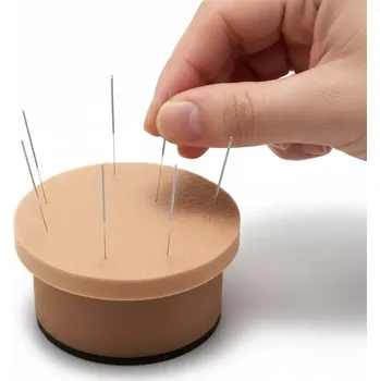 Silikonová tréninková podložka na vpichy jehel s podstavcem - průměr 6 cm